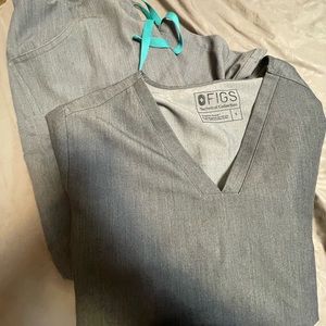 Figs Scrubs Graphite Casma Top/Kade Pants (small/petite)